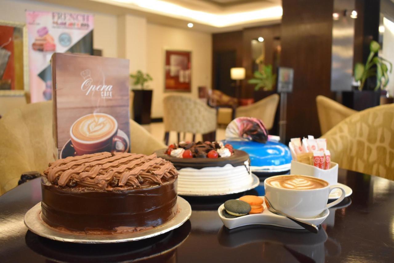 Ramada Plaza By Wyndham Karachi Airport Hotel Esterno foto Coffee Shop