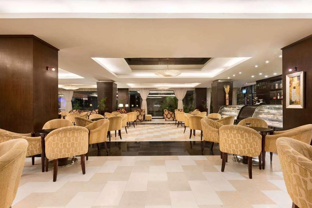 Ramada Plaza By Wyndham Karachi Airport Hotel Servizi foto The lobby