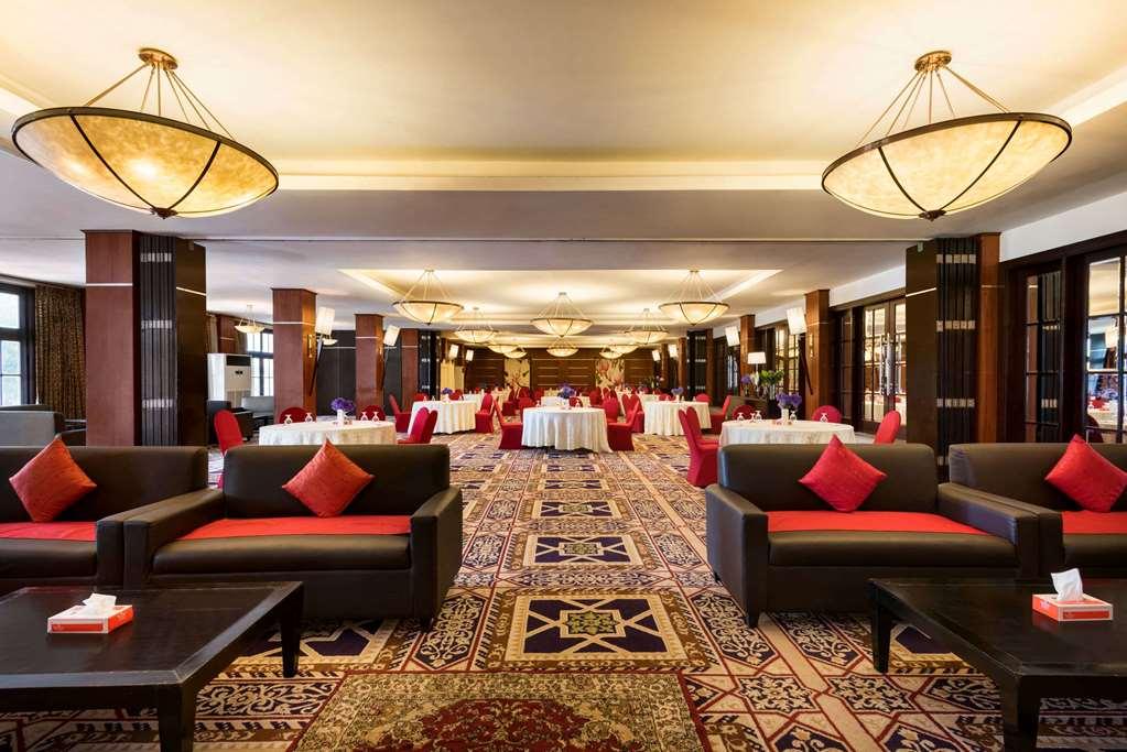 Ramada Plaza By Wyndham Karachi Airport Hotel Servizi foto The Royal Ballroom